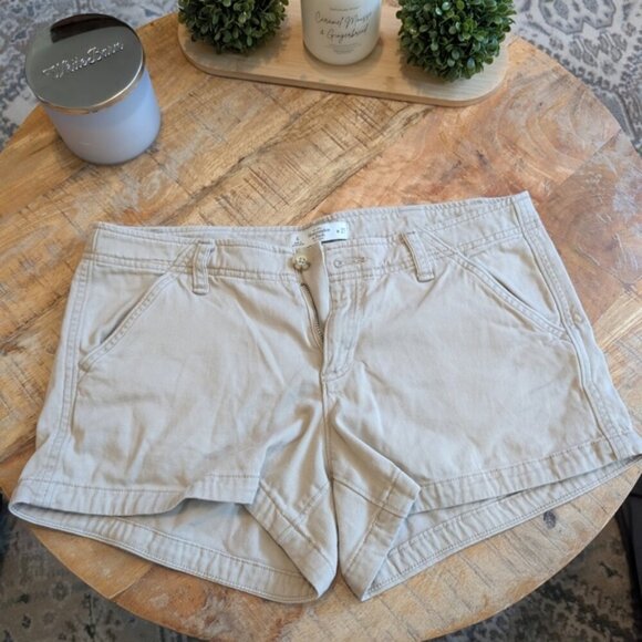 Abercrombie & Fitch Women's Beige Cargo Shorts - Picture 1 of 4